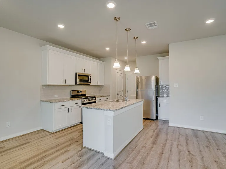 505 Pearly Eye Dr #B — Photo 8