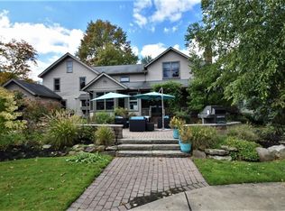 1317 Bell Rd, Chagrin Falls, OH 44022