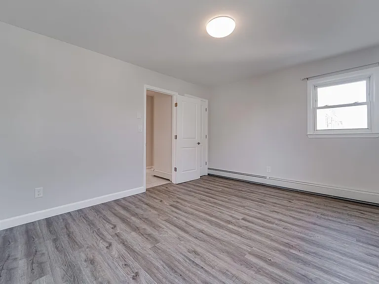 79 Hoyt St #2 — Photo 4