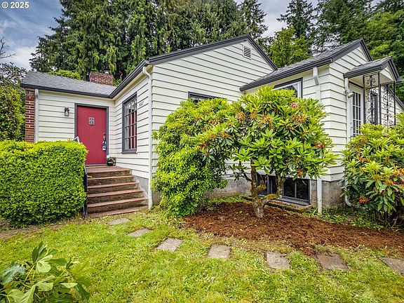 4th image of 14327 SE Upper Aldercrest Dr