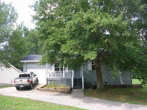 116 Mayflower Cres photo 1