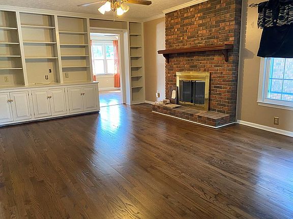 2nd image of 2533 Thompson Dr