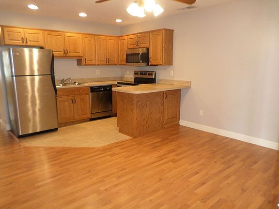 3rd image of 510 Humboldt St APT 8