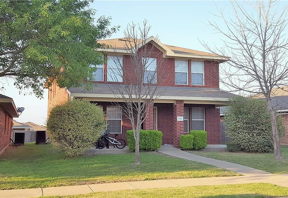 1st image of 709 Pine Hollow Dr
