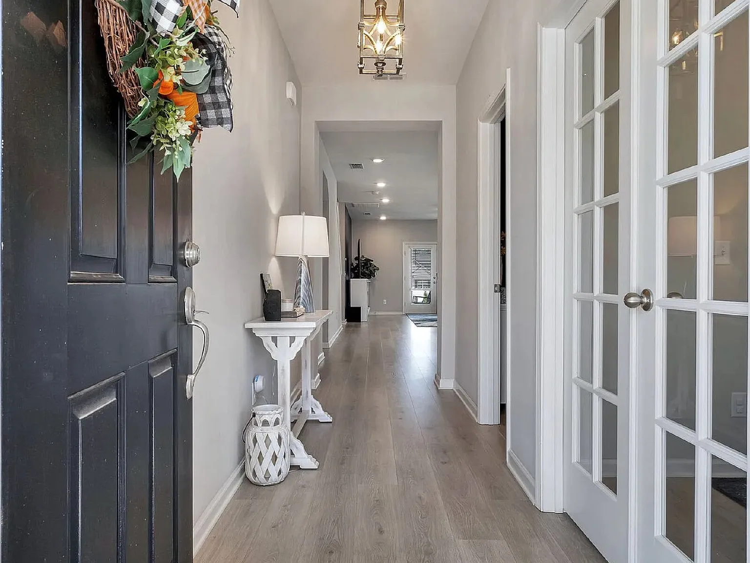 3 bed, 2.5 bath, 2589 sqft, $2,900 — Photo 3