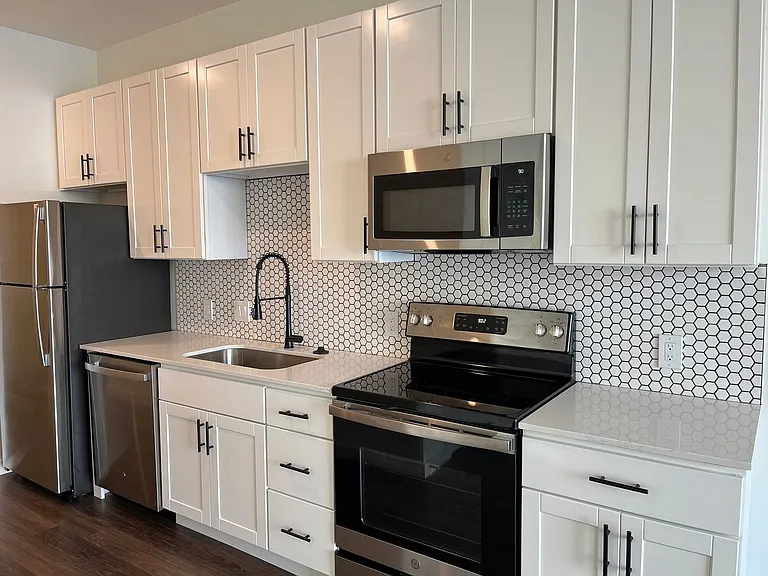 103 E 3rd St. - The Hayden — Photo 8