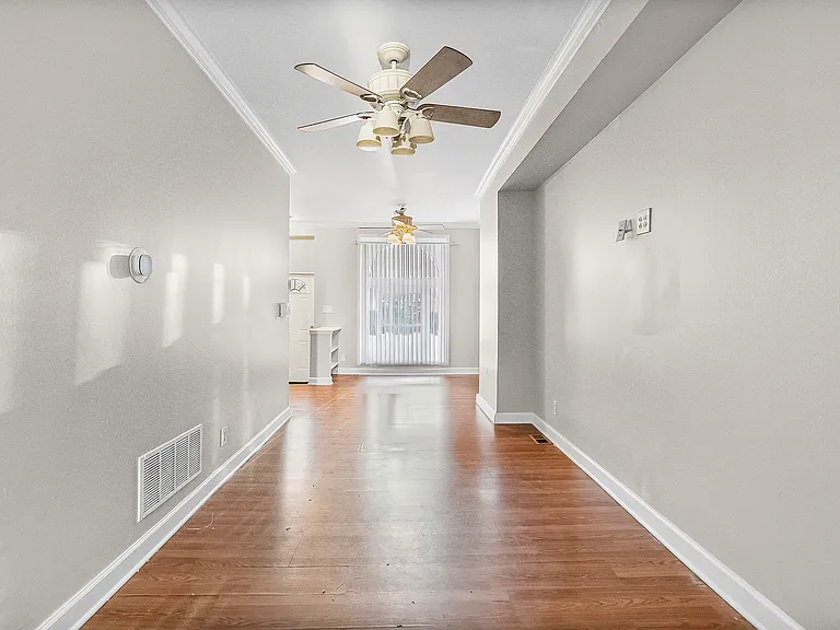 2532 Druid Hill Ave — Photo 6