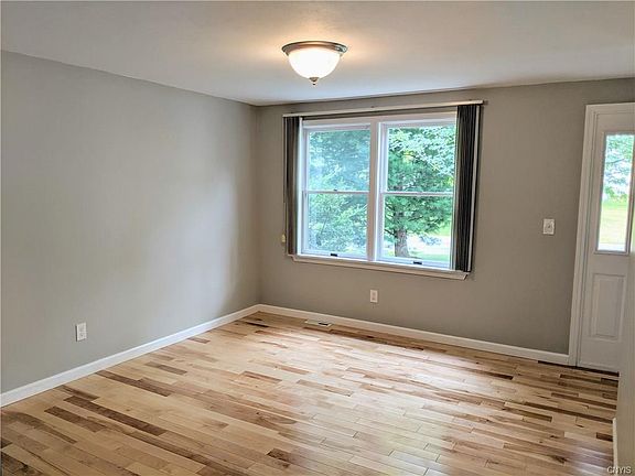 3rd image of 35 Athena Dr