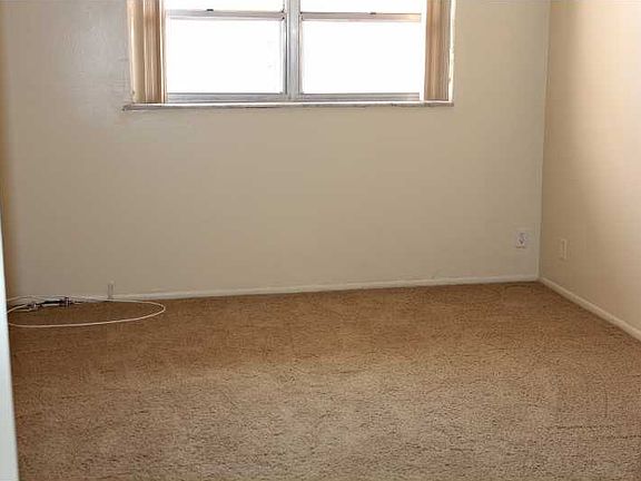 5th image of 2600 W Sunrise Lakes Dr #306