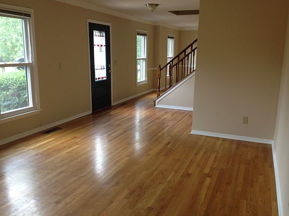 2nd image of 5595 Dove Ln