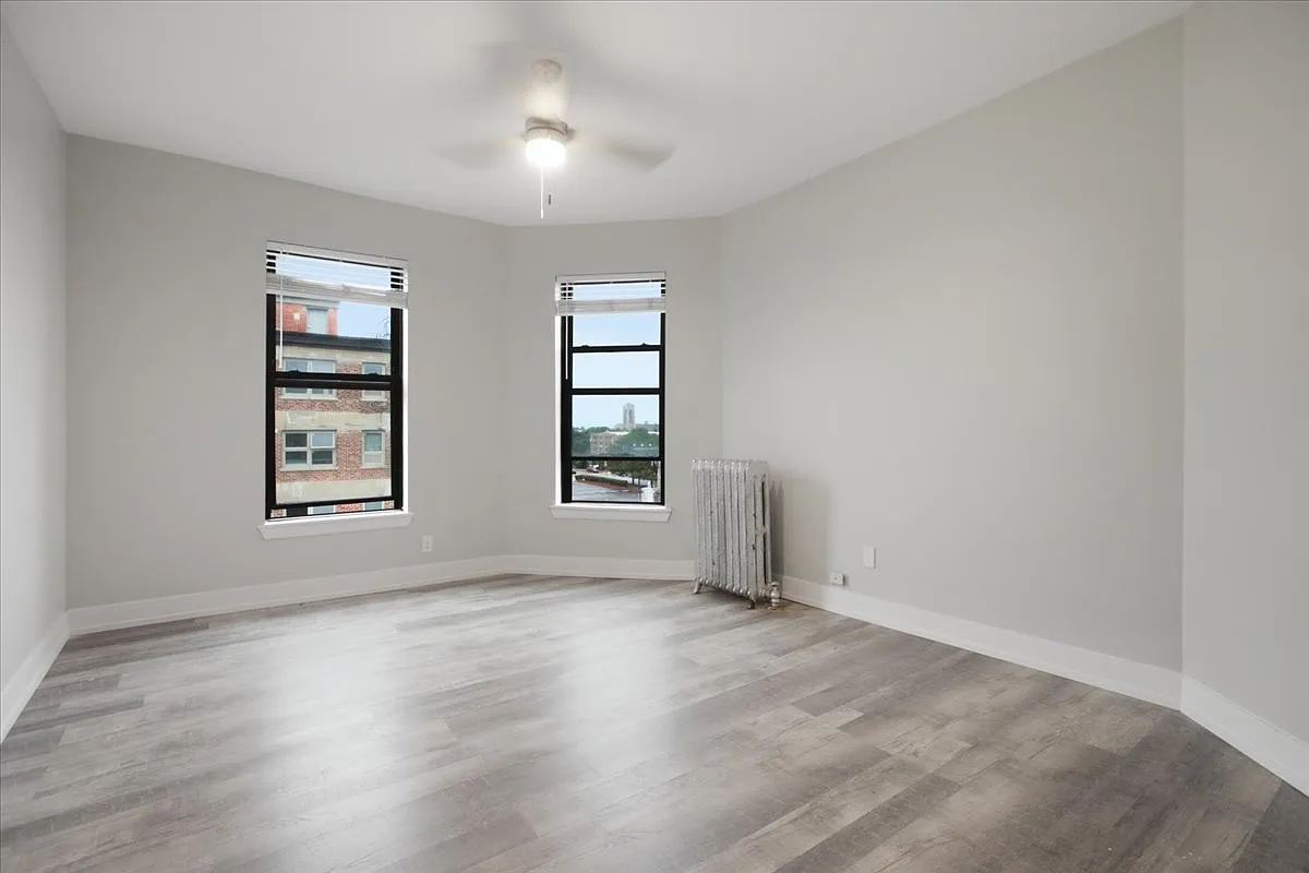 4 bed, 2.0 bath, 1390 sqft, $2,295 — Photo 4