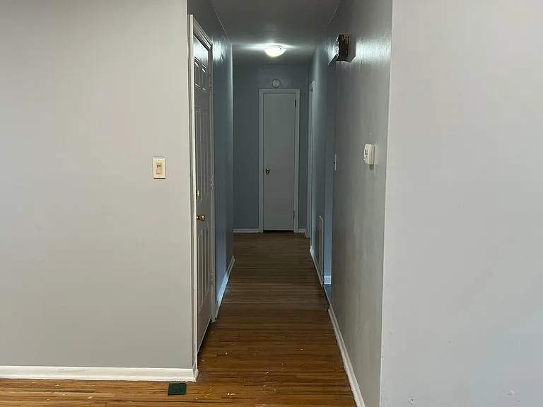 18 Roosevelt Dr — Photo 2