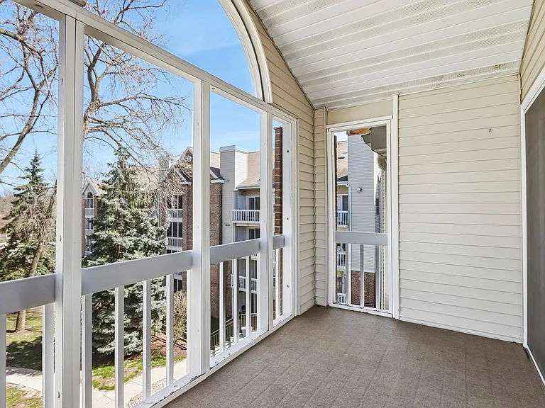 Yorktown Estates Apartments — Photo 60