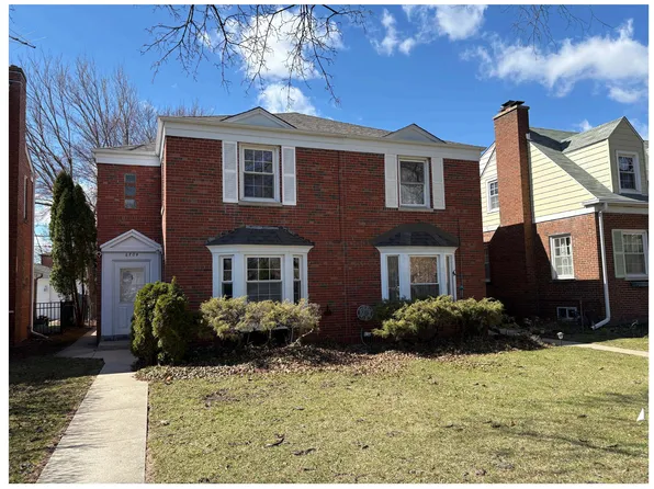6704 N Trumbull Ave, Lincolnwood, IL 60712
