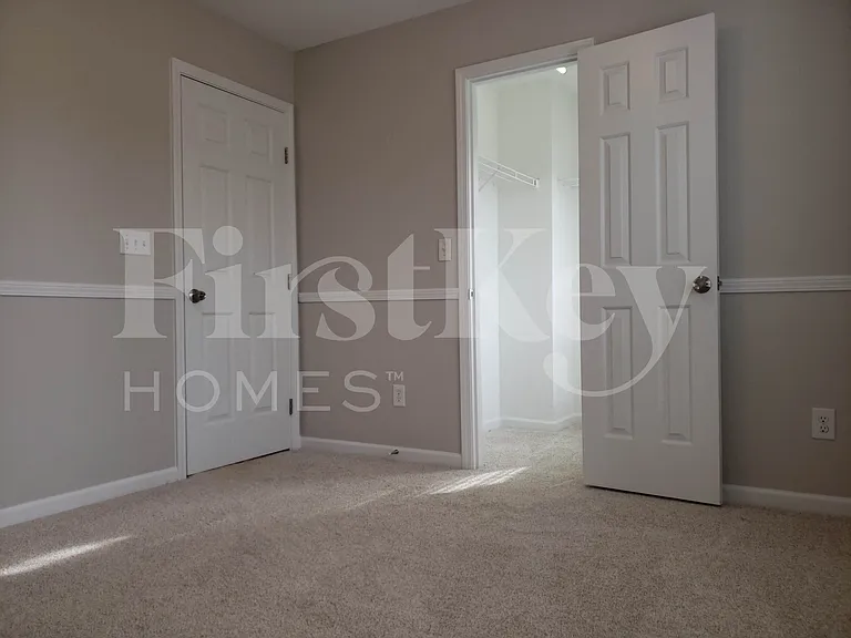 6632 Courtland St — Photo 20