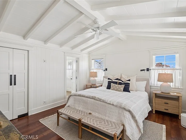 2035 Miramar Dr — Photo 14