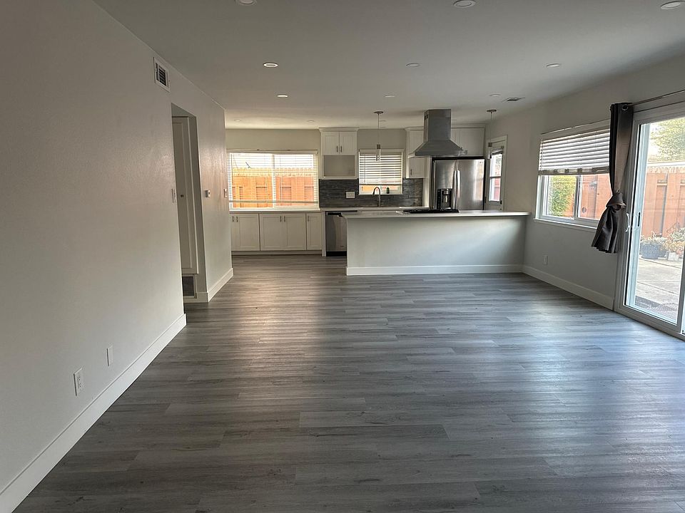 1st image of 2573 Bayshore Ave