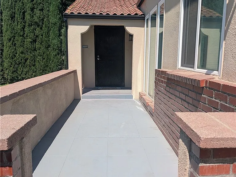 2609 Birch St — Photo 8