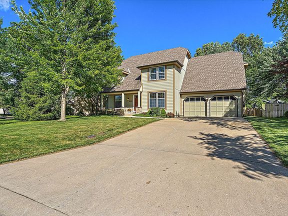 2nd image of 6009 W 158th St