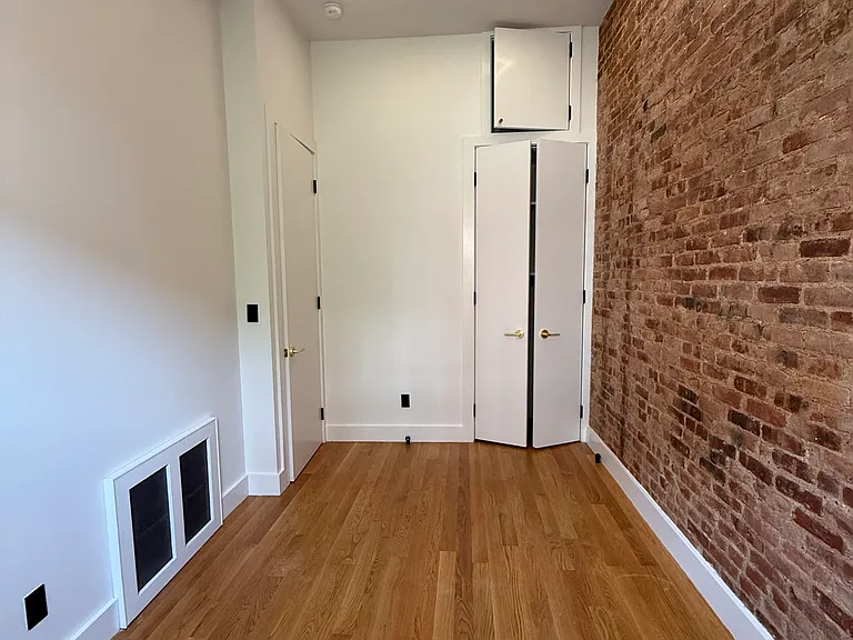 6080 Catalpa Ave #2-B — Photo 8