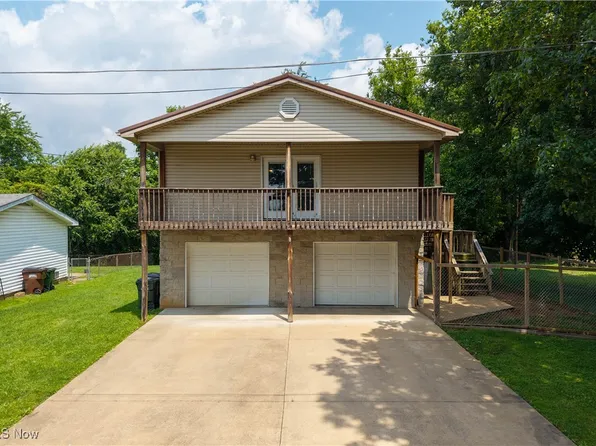 1104 4th St, Belpre, OH 45714