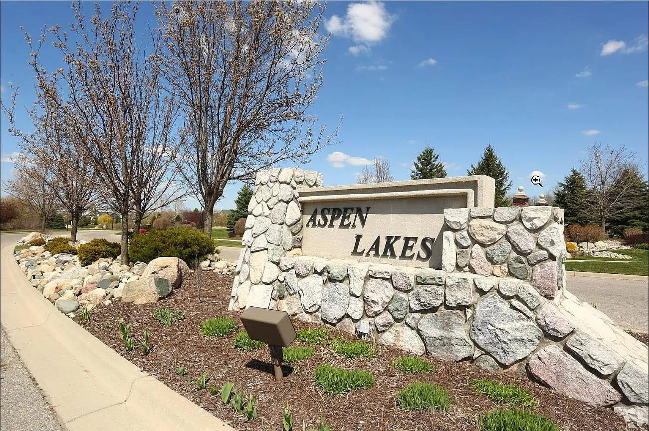 3 bed, 1699 sqft, $2,300 — Photo 1