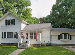 114 W Alexander St, Buchanan, MI 49107