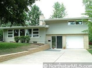 1329 Draper Ave, Roseville, MN 55113