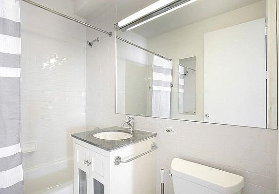 5th image of 220 E 94th St #12G
