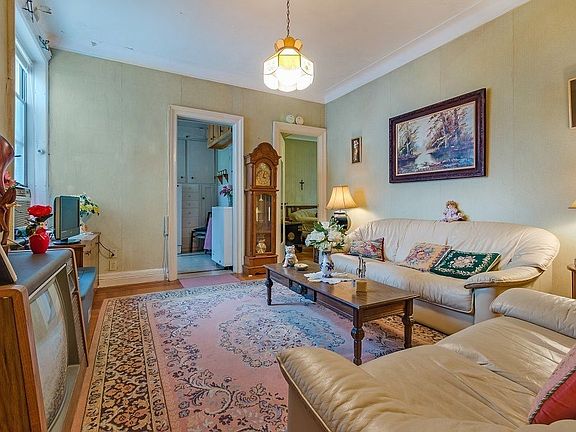 2nd image of 728 41st St APT 3D