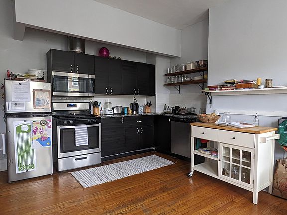 5th image of 809 S Saint Bernard St Floor 2