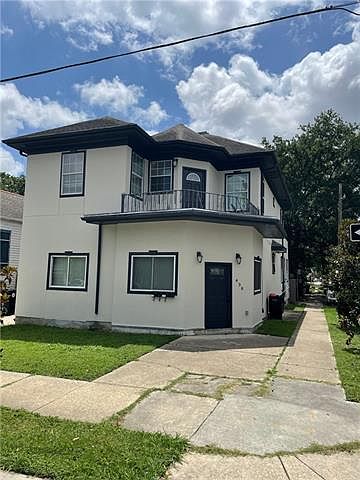 1st image of 438 S Clark St