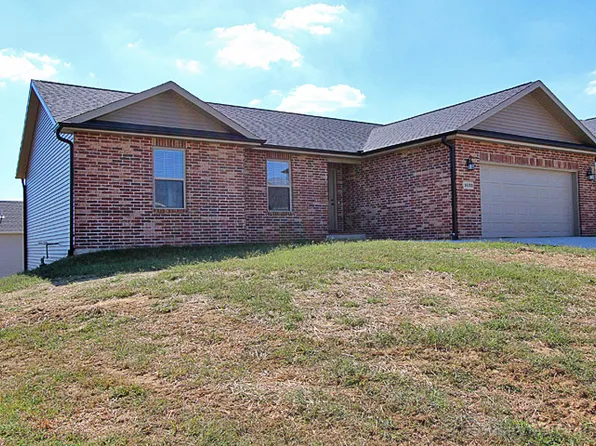 1633 Voyager Ct, Jackson, MO 63755