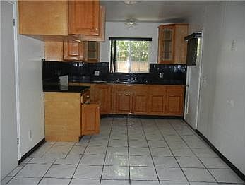 4th image of 1011 E Mauretania St