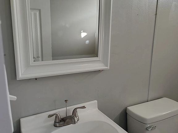 3rd image of 25 Carson Ave