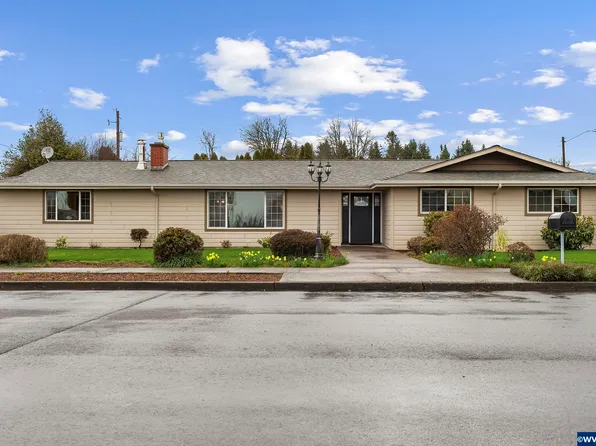 625 W Regis St, Stayton, OR 97383