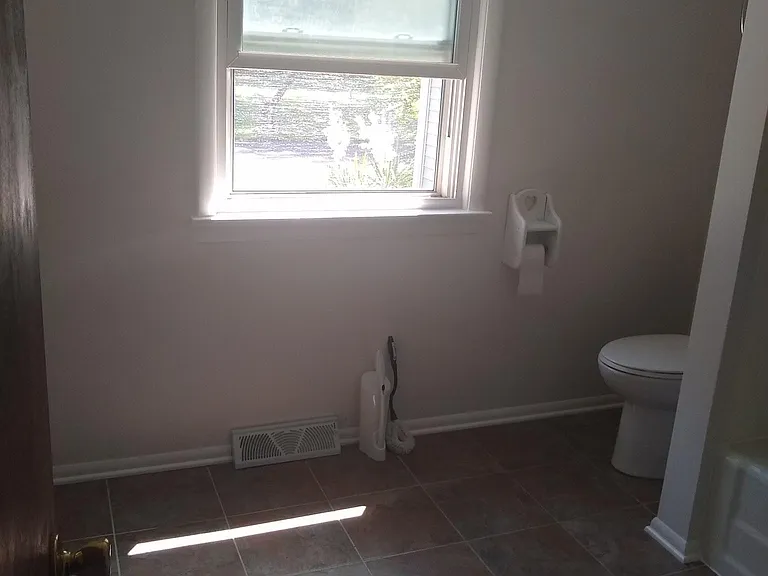 18561 Cook Ave — Photo 5