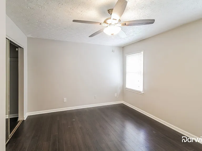 584 Cedar Ct — Photo 9