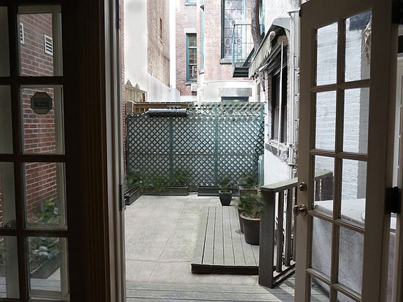 5th image of 23 E 69th St APT Br