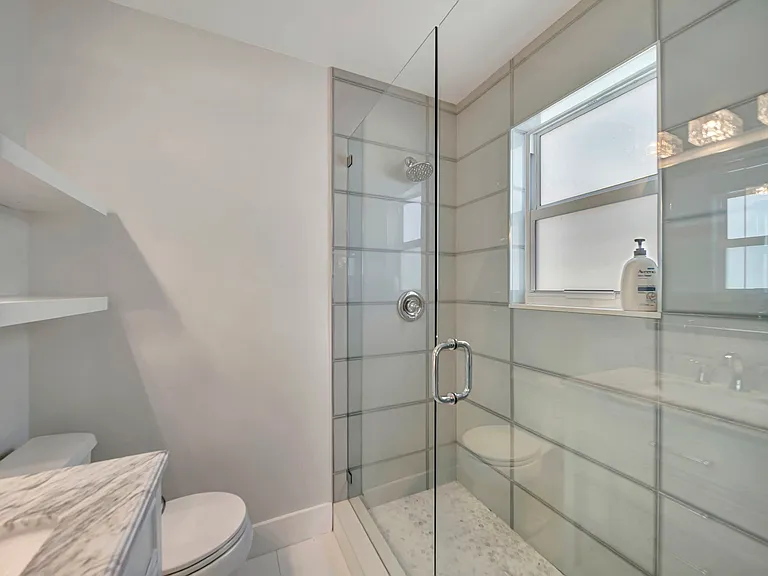 1012 E Jeffery St — Photo 27
