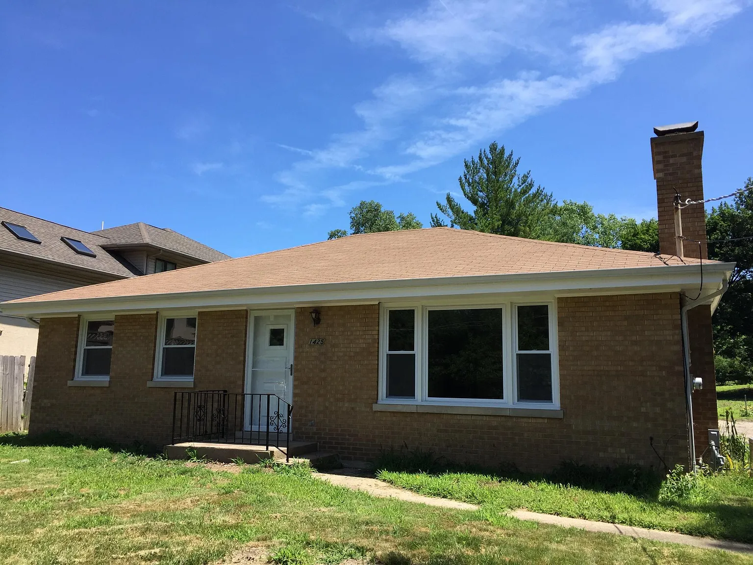 1425 Waukegan Rd photo 1