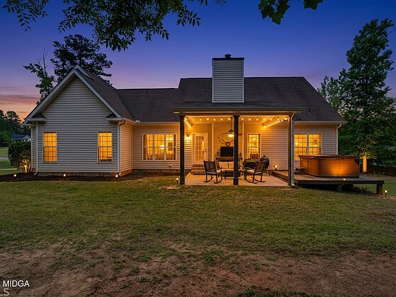 5th image of 113 Oakwood Dr