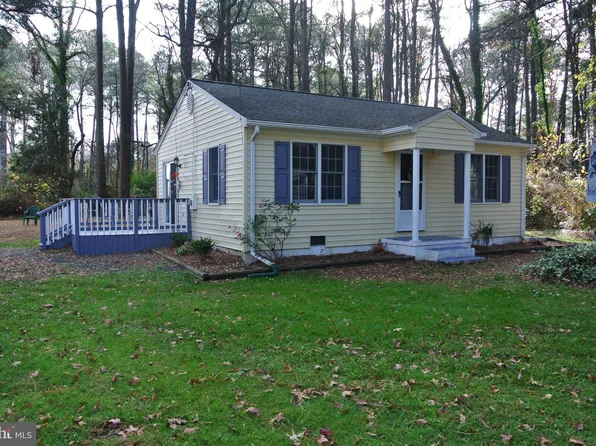 13435 Main Ave, Cobb Island, MD 20625