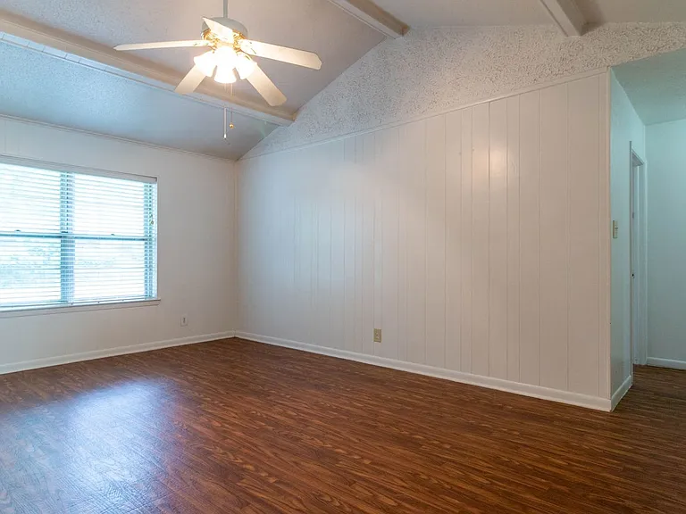 3503 Oriole Ln — Photo 7