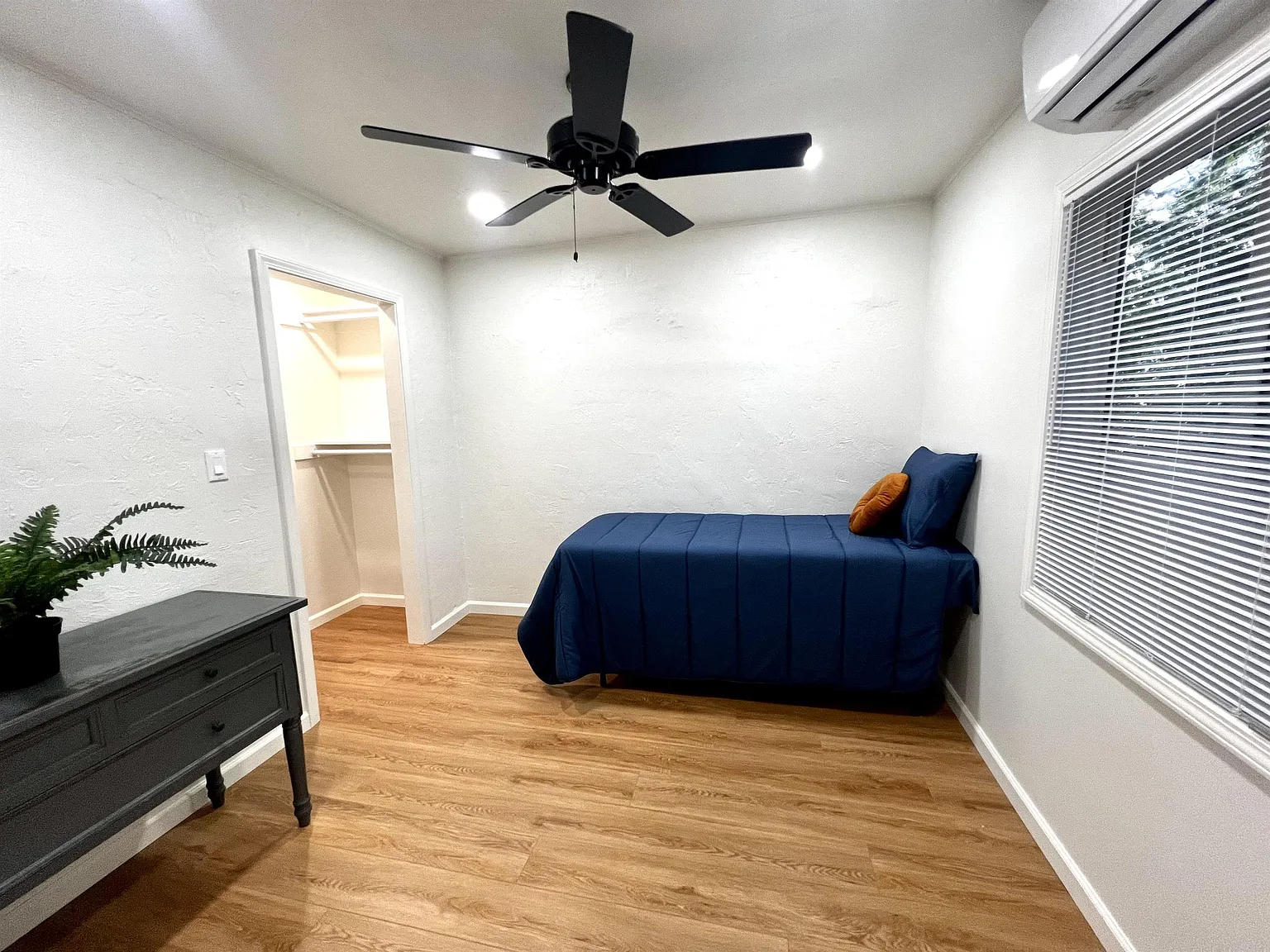 CA-1780 Gaviota Avenue - 8 — Photo 4