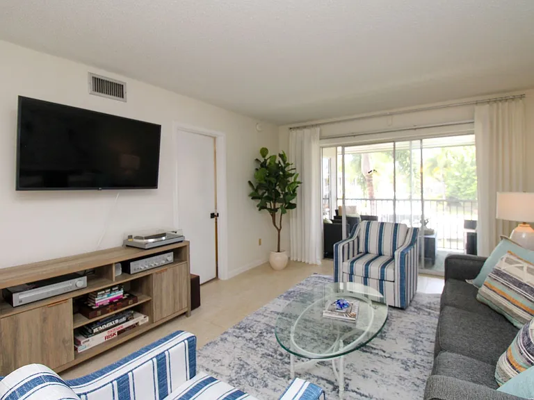 1686 Blue Point Ave #B7 — Photo 19