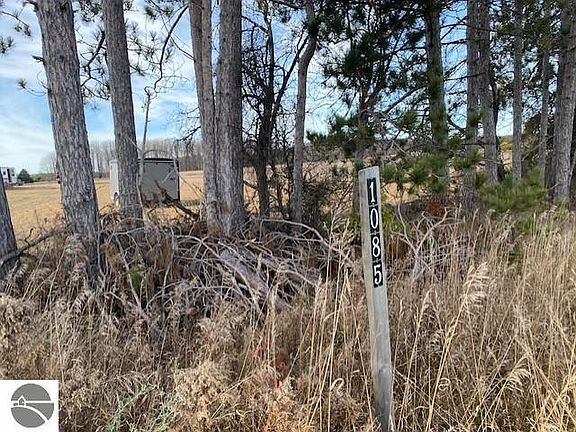 2nd image of 1085 County Road 571 NE