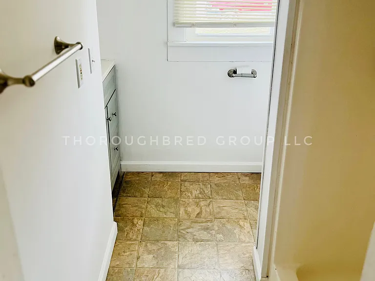 211 Cedar St — Photo 5