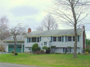 40 Hillcrest Dr, Cumberland, ME 04021