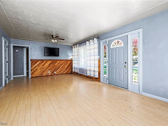 5th image of 441 Ambler Dr